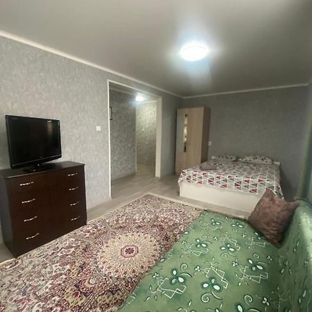 Palitra Apartment Petropavlovsk Exterior foto